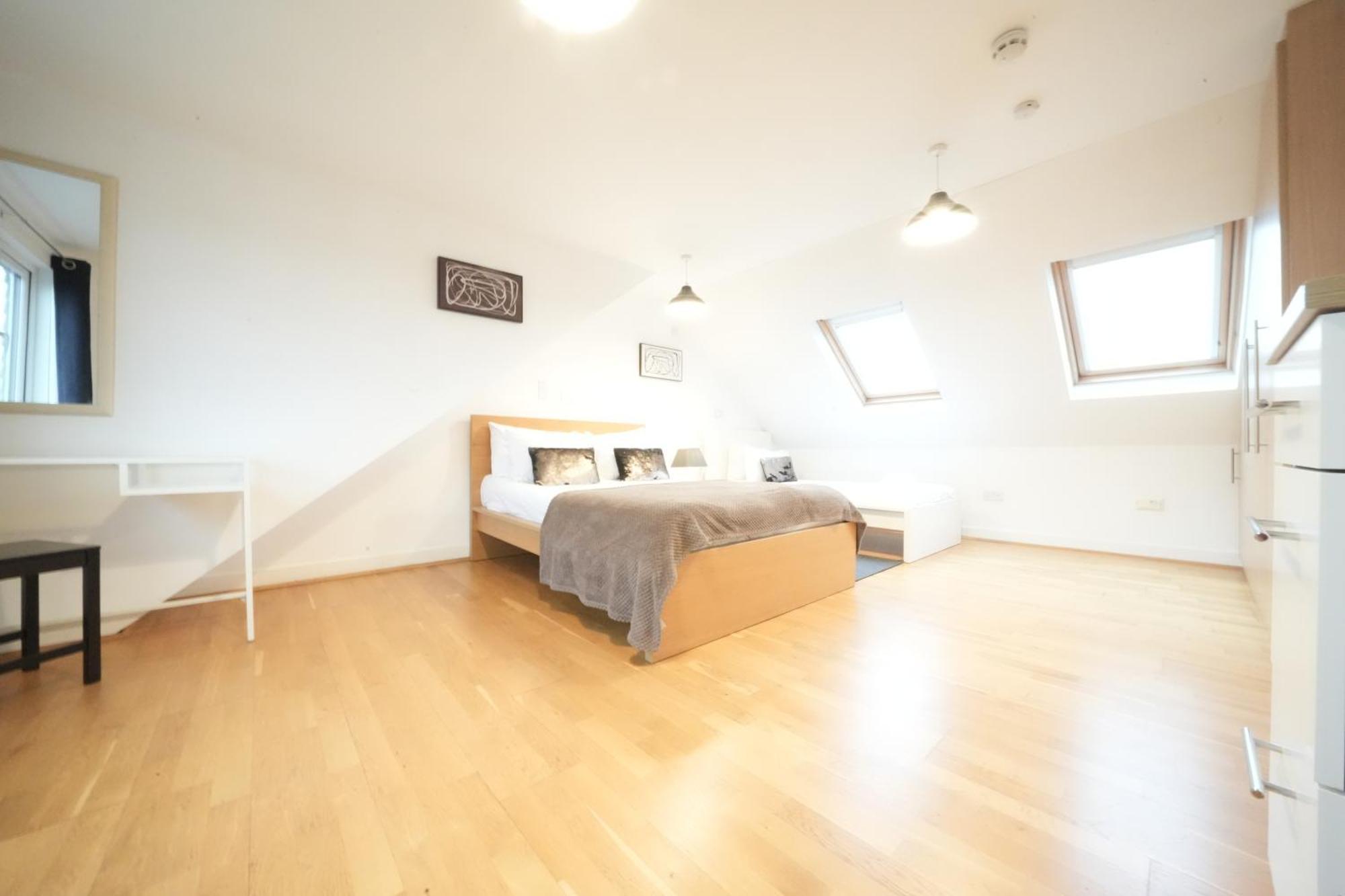 Great Airport Sleep Apartamento Harmondsworth Exterior foto