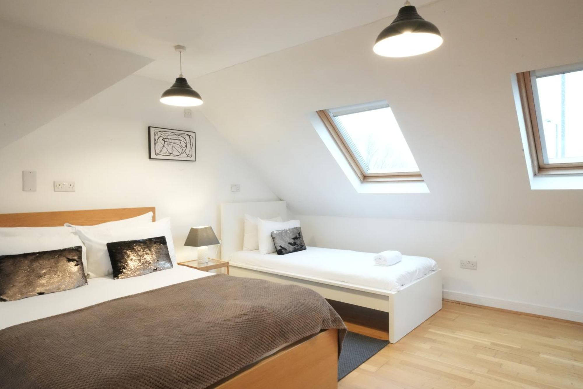 Great Airport Sleep Apartamento Harmondsworth Exterior foto