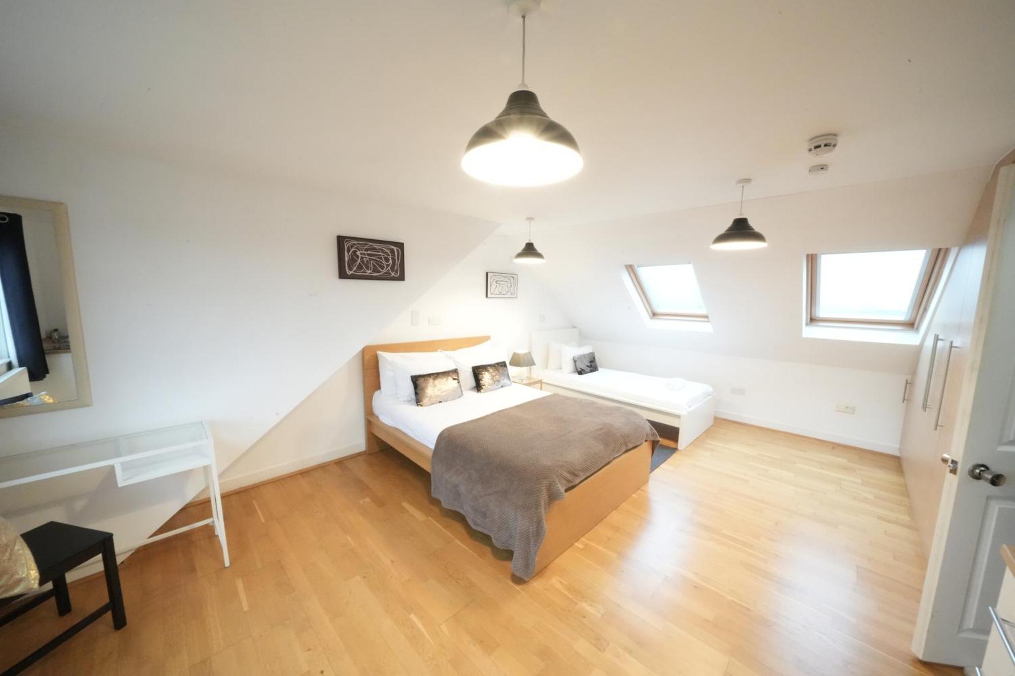 Great Airport Sleep Apartamento Harmondsworth Exterior foto