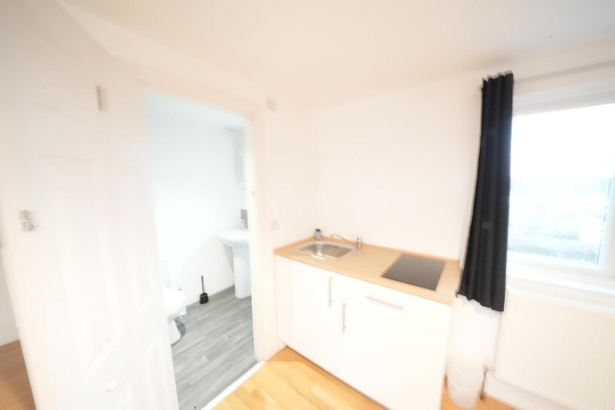 Great Airport Sleep Apartamento Harmondsworth Exterior foto