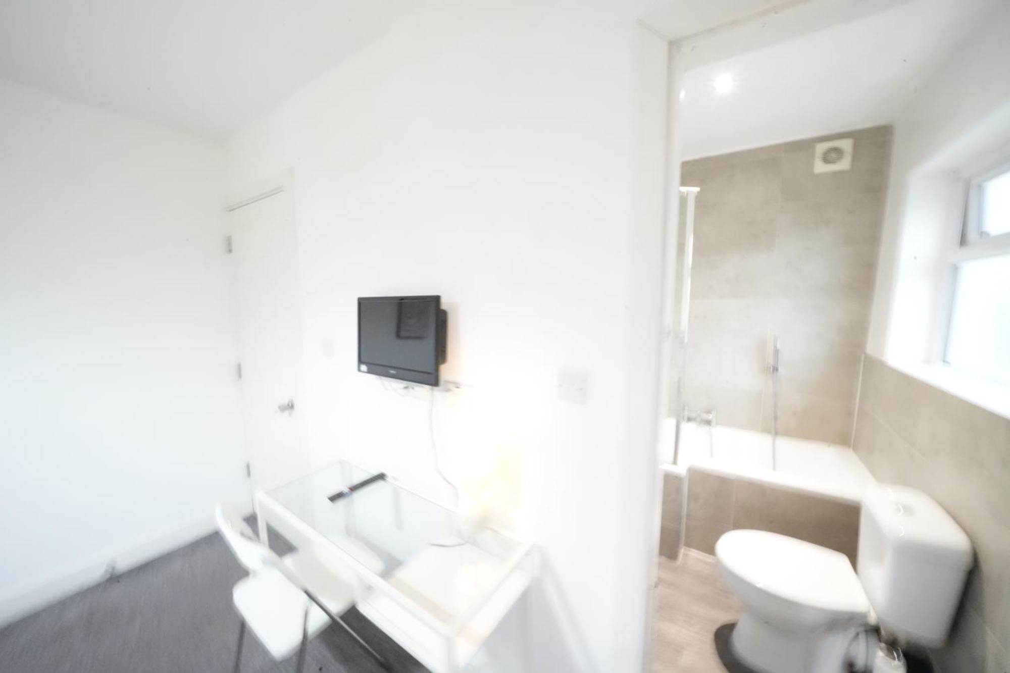 Great Airport Sleep Apartamento Harmondsworth Exterior foto